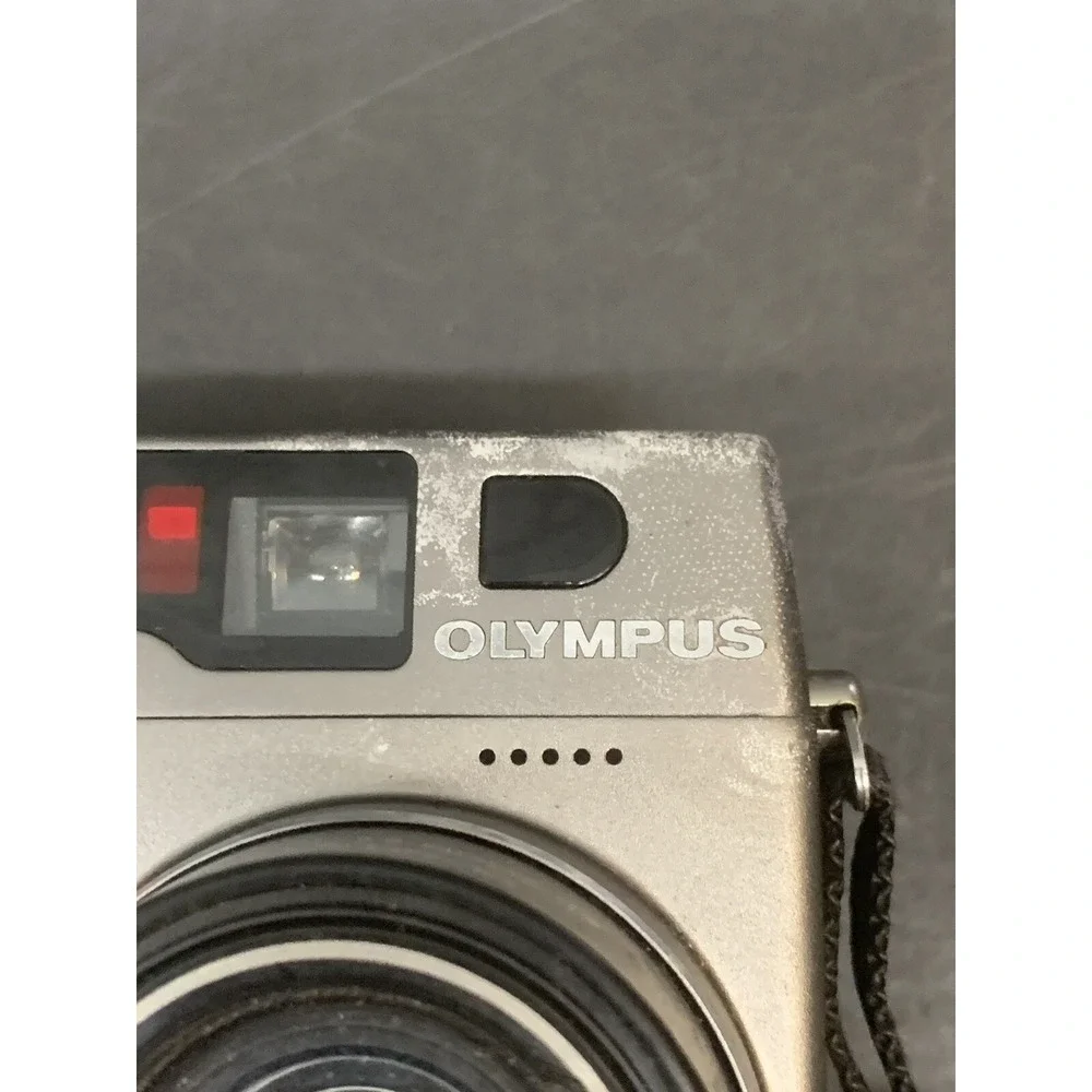 Olympus CAMEDIA C-3000 Zoom 3.3MP Digital Camera - Parts Only